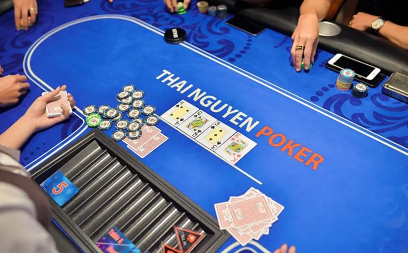 Không nên chờ đợi tại các ván cược game bài poker